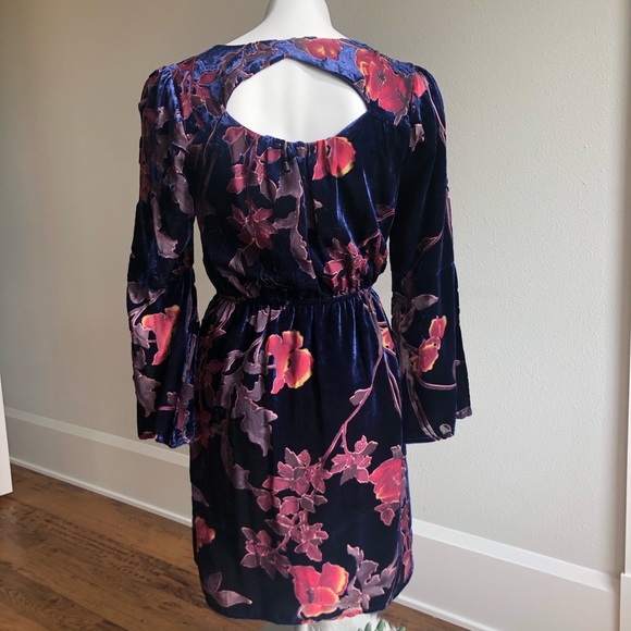 Burnout Velvet Floral Dress - Picture 4 of 6